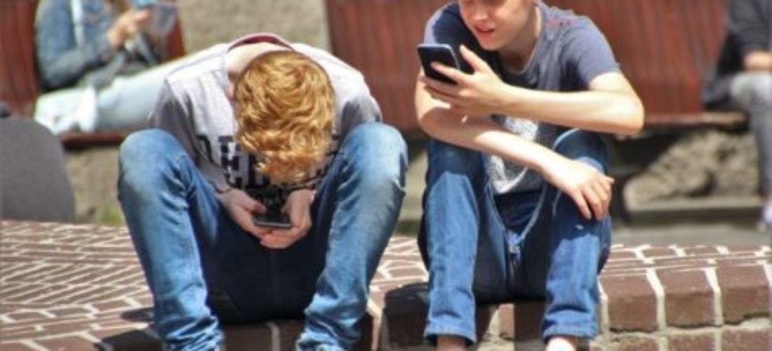 Doctor: Teens Addicted To Smartphone, Internet Have Brain Imbalance