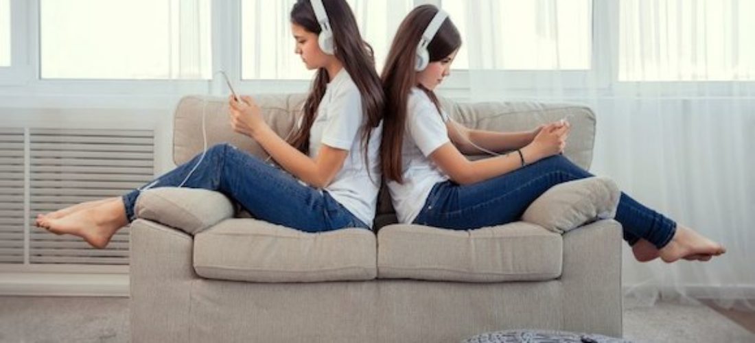 Does 'Smartphone Addiction' Show Up in Teens' Brains? Spoiler Alert: YES